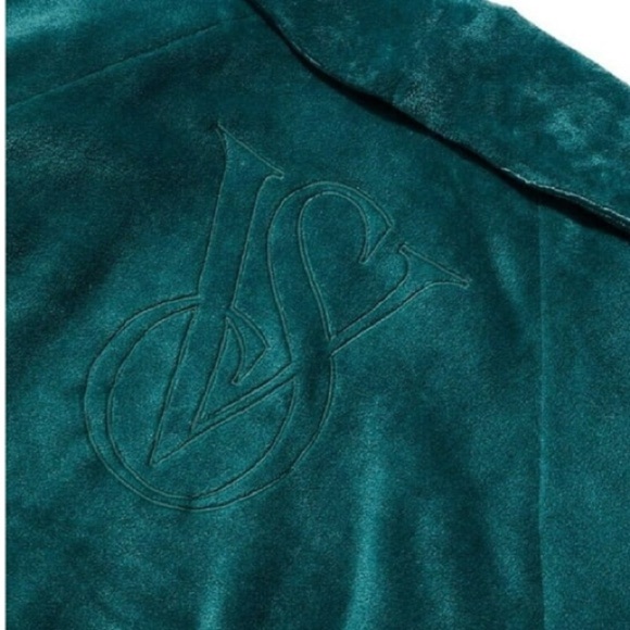 Victoria's Secret Plush Short Robe for Women Forest Green Size XS/S - Picture 4 of 6